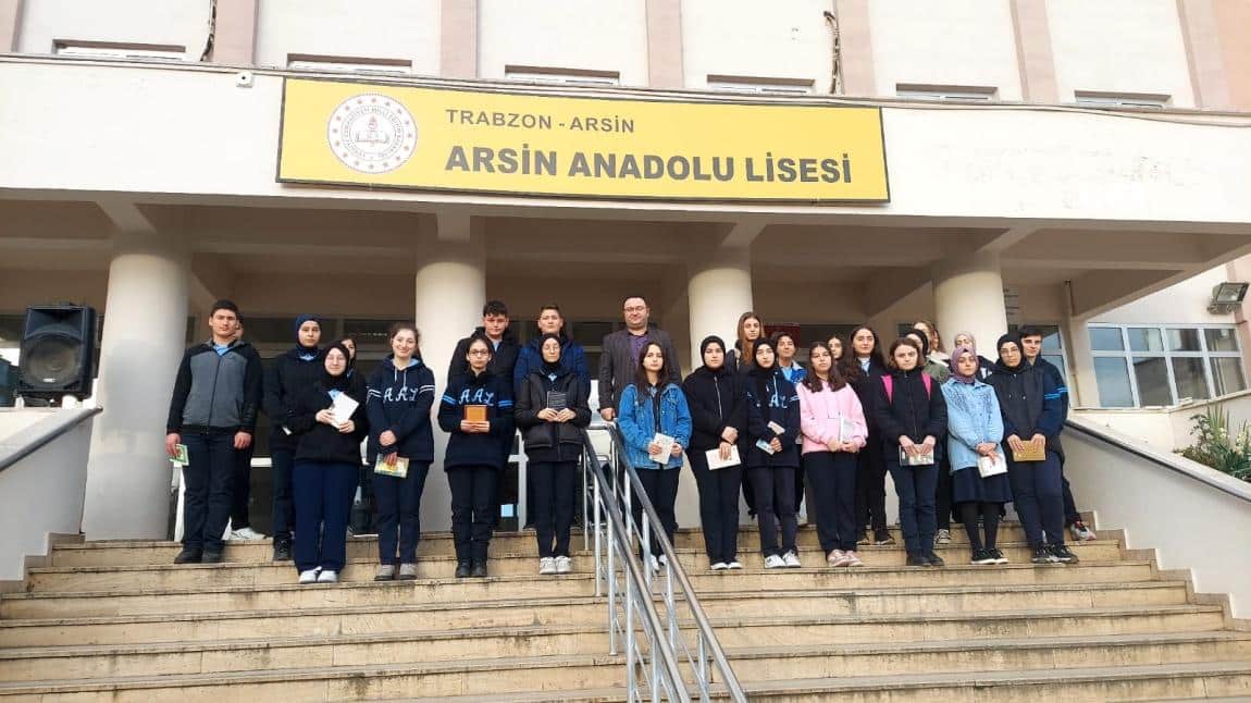 Arsin Vefa Grubundan Öğrencilerimize Kitap Hediyesi